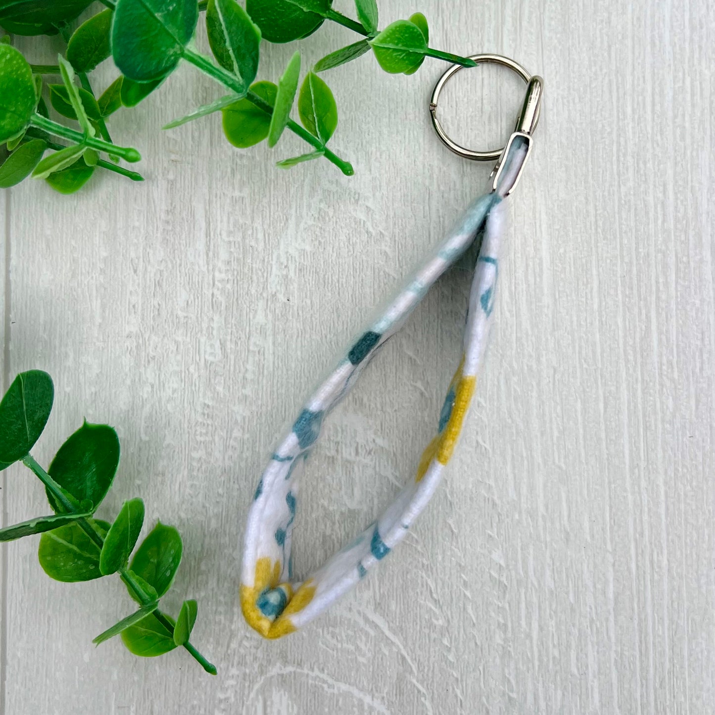 Floral Medallion - Fabric Keychain Handle